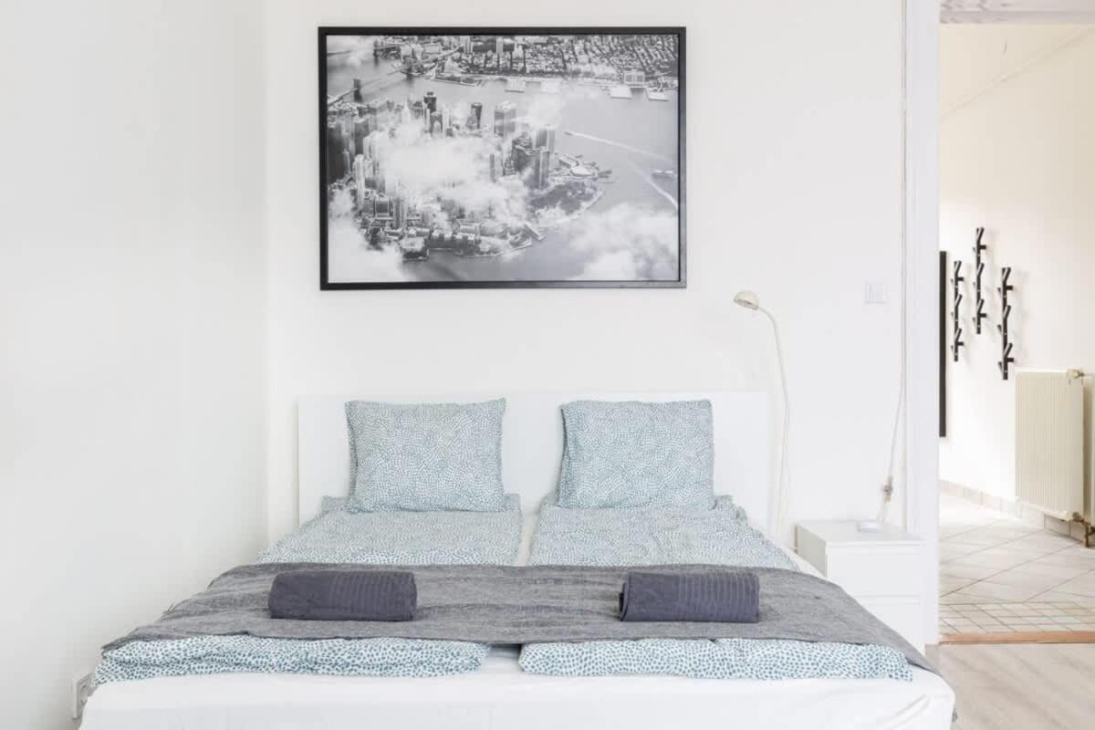 Apartment Modern With Desk & Monitor, Tv Budapest